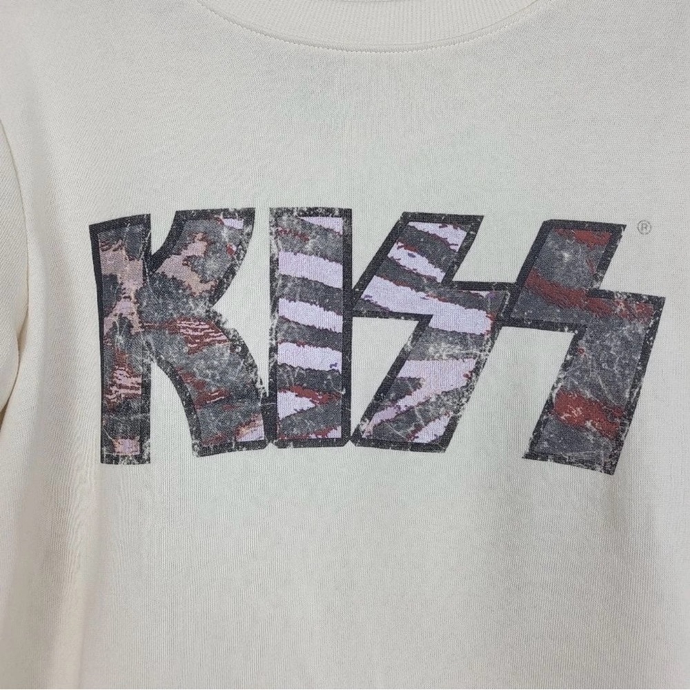 Kiss Band Distressed Graphic Pullover Sweater Cream Medium - Picture 2 of 5